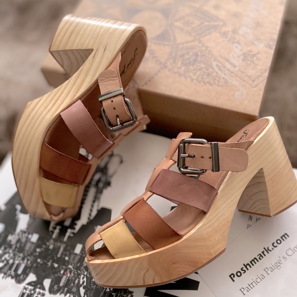 Free People Bellevue Clogs - Picture 11 of 14